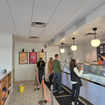Jeni's Splendid Ice Creams - Indoors at Jeni's.. - Ice Cream & Frozen Yogurt Near Me - Pittsburgh, Pennsylvania Jeni's Splendid Ice Creams - Indoors at Jeni's.. - Ice Cream & Frozen Yogurt Near Me - Pittsburgh, Pennsylvania