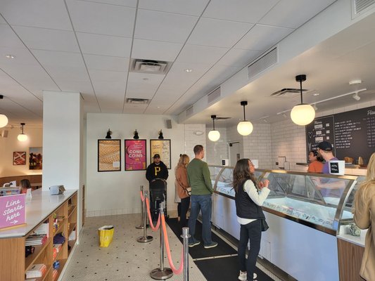 Jeni's Splendid Ice Creams by null