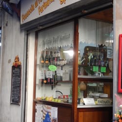 Le Delizie Dell'Amico - Front of the store.