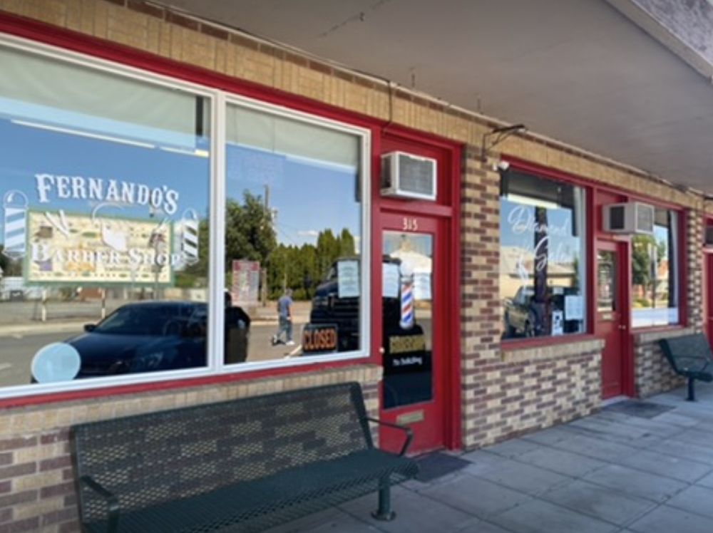 FERNANDO’S BARBER SHOP Updated September 2024 315 Central Ave S