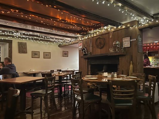 Skunk Hollow Tavern by null