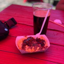 Pine-O-Mine Ranch - Mac n cheese with tritip and a black lager