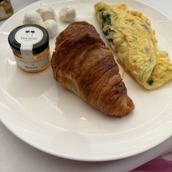 Jaya at The Setai - Croissant and Build your own Omelette - Asian Fusion Near Me - Miami Beach, Florida