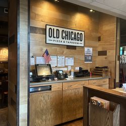 Old Chicago Pizza + Taproom - Hostess booth