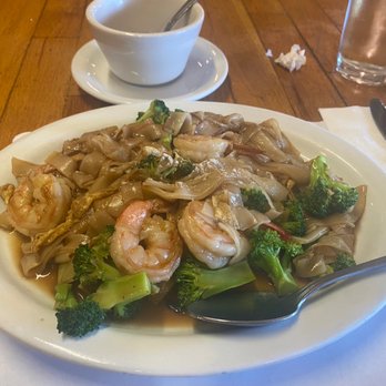 Saysetha Thai Cuisine - Pad Se Ew shrimp - Thai Near Me - Oakland, California Saysetha Thai Cuisine - Pad Se Ew shrimp - Thai Near Me - Oakland, California
