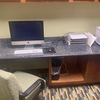 Hampton Inn Bermuda Run Winston-Salem - Business area with two computers copier & fax machine. - Hotels Near Me - Bermuda Run, North Carolina