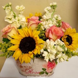 Flowers of Charlotte - Cute summer arrangement sent from my daughter from this shop, love it!