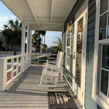The Gibson Inn - Porch sitting in the morning light! - Hotels Near Me - Apalachicola, Florida The Gibson Inn - Porch sitting in the morning light! - Hotels Near Me - Apalachicola, Florida