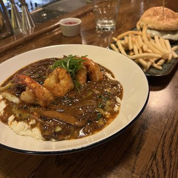 Dram Yard - Best shrimp and grits of my life - New American Near Me - Wilmington, North Carolina