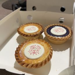 The new tarts that are smaller than the old style. The new tarts that are smaller than the old style.