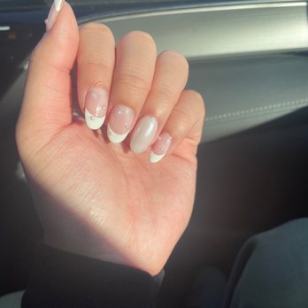 Magnolia Nail Spa - Nail Salons Near Me - Larkspur, California