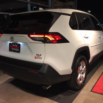 Berge Toyota - Car Dealers Near Me - Mesa, Arizona