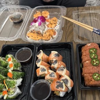 Dada Sushi - Yuzu Salmon Mama Fe Crispy Rice Spicy Tuna Sunday Morning - Japanese Near Me - Murrieta, California