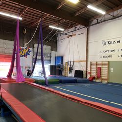 School of Acrobatics and New Circus Arts
