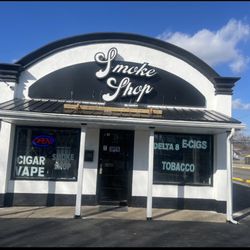 G Smoke Shop - Store front.