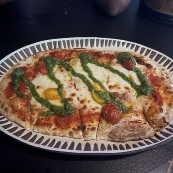 Assembly Rooftop Lounge - Margherita flatbread - Lounges Near Me - Philadelphia, Pennsylvania