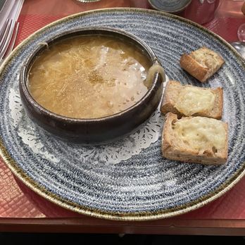 Le Mesturet - Onion soup - Bistros Near Me - Paris, 75 Le Mesturet - Onion soup - Bistros Near Me - Paris, 75