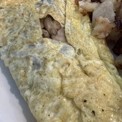 Dee's Diner - Mushroom and Cheese Omelette