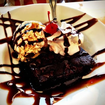 Cali BBQ - Amazing warm brownie sundae!!! - Barbeque Near Me - Spring Valley, California