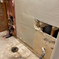 Hardwood Galleria Design Center - Hardwood Galleria Bathroom remodeling - Before