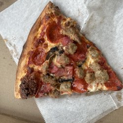 Dolce Vita - Meat and mushroom pizza