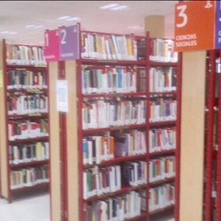 Biblioteca Pública Vázquez Montalbán