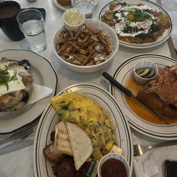 Honeypie Cafe - Omelette, breakfast casserole, chicken and French toast, truffle fries - New American Near Me - Milwaukee, Wisconsin Honeypie Cafe - Omelette, breakfast casserole, chicken and French toast, truffle fries - New American Near Me - Milwaukee, Wisconsin