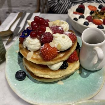 Azur café - Classic pancakes - Breakfast & Brunch Near Me - Paris