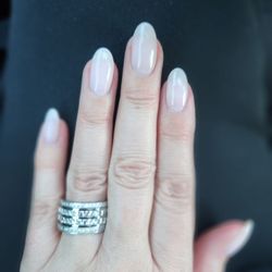 Desert Beauty Lab - Structured gel Mani on natural nails.