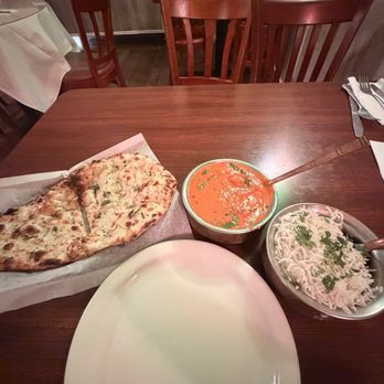 Tandoor India - Chicken Tikka Masala Garlic Naan Bad - Indian Near Me - Santa Monica, California Tandoor India - Chicken Tikka Masala Garlic Naan Bad - Indian Near Me - Santa Monica, California