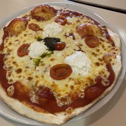 Jine - De Avalo pizza -generous amount of ricotta cheese, Gorgonzola cheese, pesto and spicy sausage (pepperoni)
