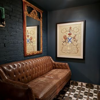 The Pearl Club - Lounges Near Me - Chicago, Illinois