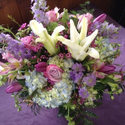 Green Akers Florist  - Your neighborhood florist  since 1979.