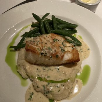 Linwoods - Sea Bass with cauliflower purée and peas - New American Near Me - Owings Mills, Maryland