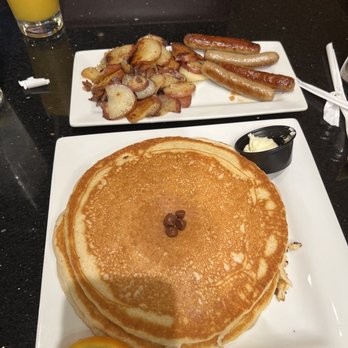 Keke's Breakfast Cafe - Chocolate Chip Pancakes, Home Fries, Turkey Sausage - Breakfast & Brunch Near Me - Winter Park, Florida Keke's Breakfast Cafe - Chocolate Chip Pancakes, Home Fries, Turkey Sausage - Breakfast & Brunch Near Me - Winter Park, Florida