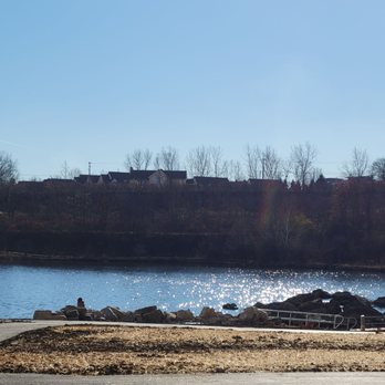 Quarry Trails metro park - Lakes area - Parks Near Me - Hilliard, Ohio