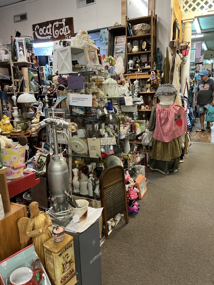 Northrop Antiques Mall Image