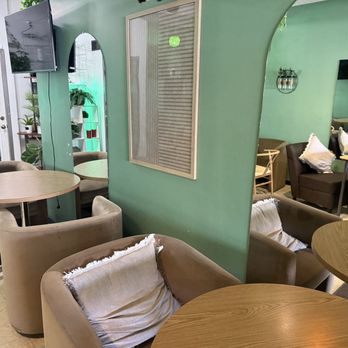 Dero Coffee Shop - Bakeries Near Me - Columbia Heights, Minnesota