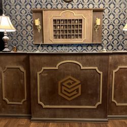Break Through Reno - Front desk