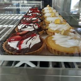 Mini crusted chocolate pie (amazing)!
