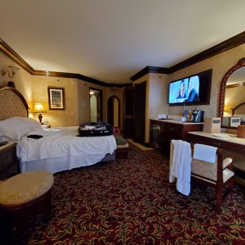 Peppermill Reno - King suite tuscanny tower - Casinos Near Me - Reno, Nevada Peppermill Reno - King suite tuscanny tower - Casinos Near Me - Reno, Nevada