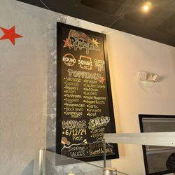 DeeDee's Pizza