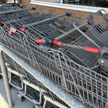 ALDI - Pay a quarter to get a basket, but it's returned to you when you return the basket - Grocery Near Me - Greenville, South Carolina ALDI - Pay a quarter to get a basket, but it's returned to you when you return the basket - Grocery Near Me - Greenville, South Carolina