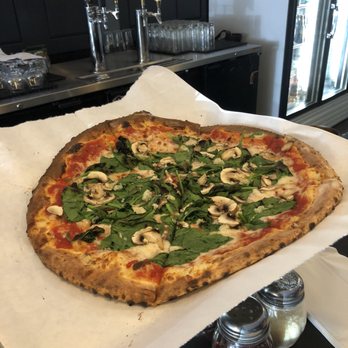 Poseidon Project - 15" Veggie Pizza (tomato sauce, fresh mushrooms, fresh spinach, & mozzarella) $17 Vegetarians will love it! - Beer Bar Near Me - San Diego, California