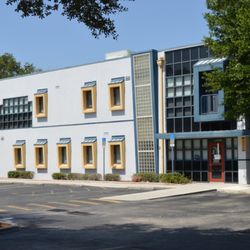 Saint Francis Animal Hospital - OUTSIDE BUILDING