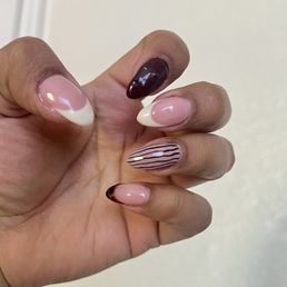 Left hand builder gel + design by Kayla  (set $85)