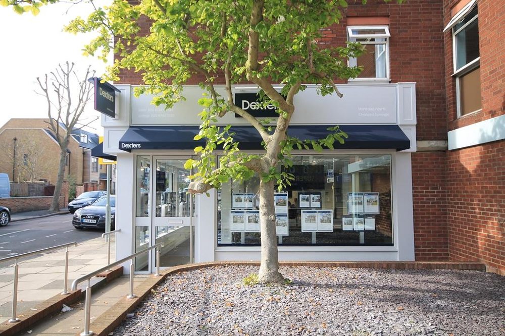 DEXTERS ESTATE AGENTS Updated May 2024 84 Heath Road, Twickenham