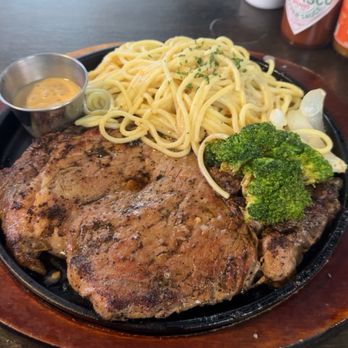 7 Seas Oyster Bar - Ribeye & Pasta w/ broccoli - Seafood Near Me - Houston, Texas