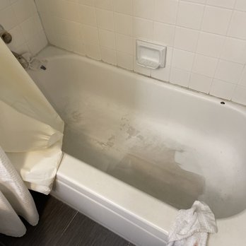 Bathtub Man Hawaii - The tub before. - Refinishing Services Near Me Bathtub Man Hawaii - The tub before. - Refinishing Services Near Me
