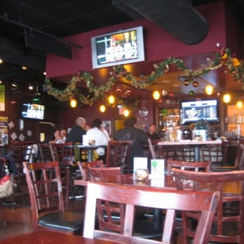 Evviva Bar & Eatery - Bar and dining area - Pizza Near Me - Lisle, Illinois